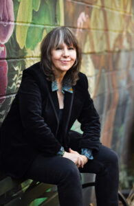 Die Singer-Songwriterin #AmyRigby hat heute eine neue Single veröffentlicht ... „Dylan In Dubuque“ (DSPs/Tapete records) ist von einem berüchtigten Bob Dylan-Konzert der 90er Jahre in Iowa inspiriert, bei dem mangelnde Sicherheit zu Chaos und einer ununterbrochenen Bühneninvasion führte, die Bob einfach hinnehmen musste. ...Wenn wir nur alle so unbeeindruckt sein könnten, wenn die Dinge seltsam werden!...